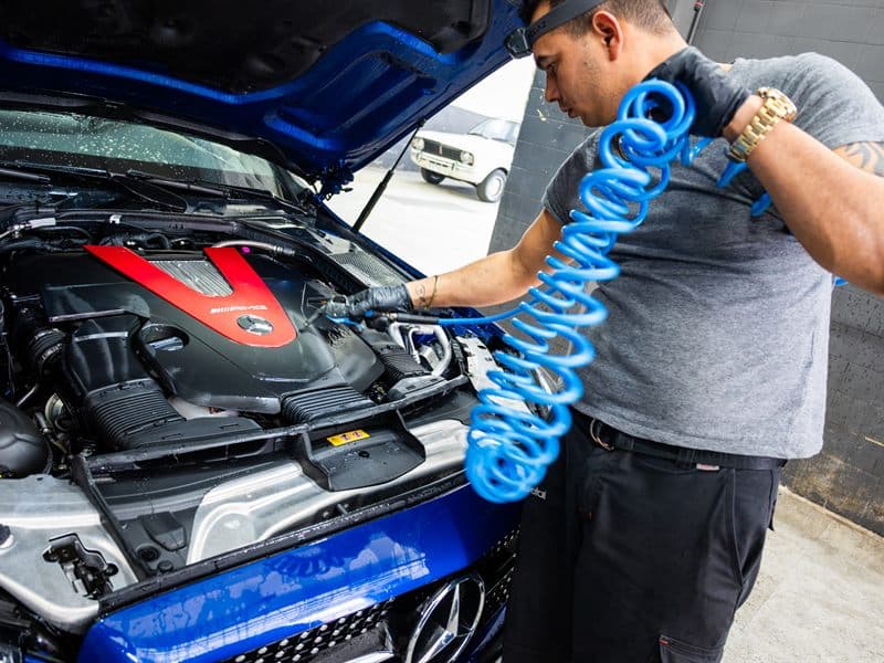 Lavado VIP de coche con tratamiento de protección en Ferrol